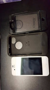 I phone 4 Bell no contract nice & clean white with hard case