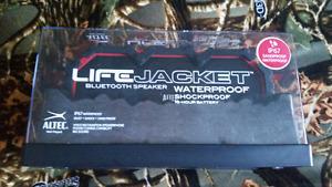 Im selling life jacket speaker box