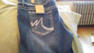 Maurices fitted jeans BNWT