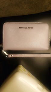Micheal kors wallet clutch