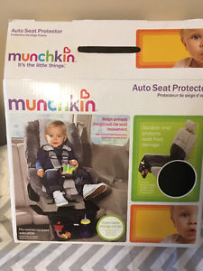 NEW Munchkin car seat protector