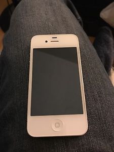 iPhone 4s is excellent condition!! (Koodo)