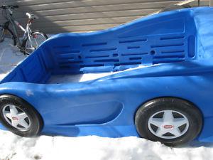 twin size sports car bed