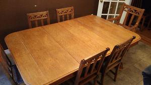 Antique Quarter Cut Oak Dining Room Table and Chairs