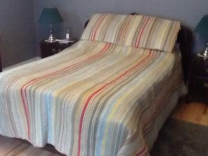 Bedspread with matching shams