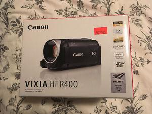 Canon Vixia HF R400 - video camera