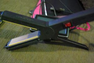 Ceramic flat iron for hair