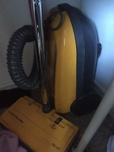 Excellent condition vacuum