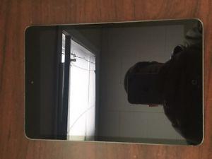 I pad mini 2 - 16 GB w/ Otterbox Defender case