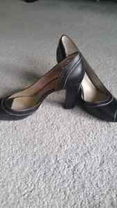 Liz Claiborne black leather shoes