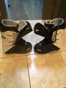 Men's ThirtyTwo Lashed Snowboard Boots Size 9- Like New