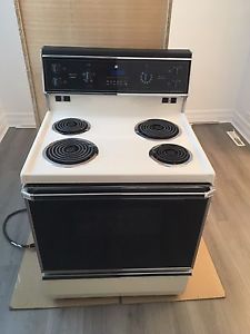 Oven range for sale! Works great! Must sell!
