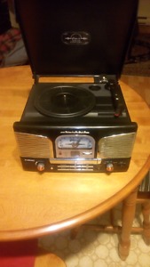 Replica Vintage style record player cd player and radio