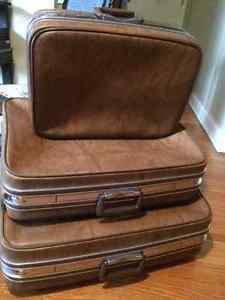 Set of 3 Vintage Suitcases