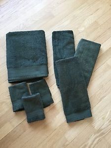Set of ROOTS HOME Towels - Dark Green