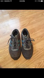 Steel toe woman's shoes! Dakota brand!