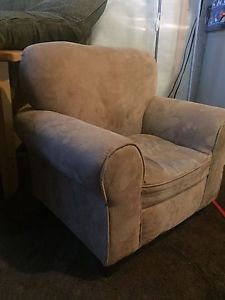 Toddler arm chair