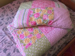 Twin bed quilt and sham