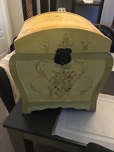 Victorian style storage box