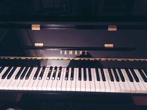 Yamaha T121 Piano
