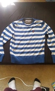 2 mens american eagle pull overs