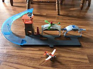 Airport with plane play set