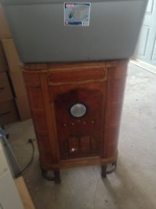 Antique Standup Radio