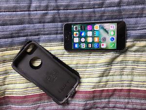 Apple Iphone 5S (with Rogers)