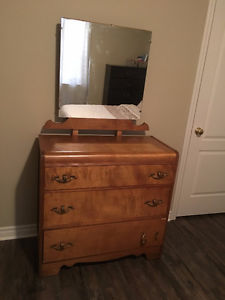 Beautiful solid wood dresser with mirror + bedside dresser