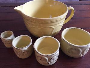 Ceramic mixing bowl with measuring cups