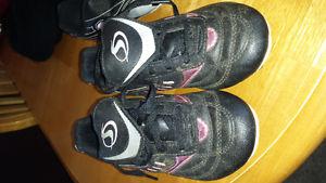 Children's soccer shoes