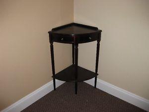 Corner Table