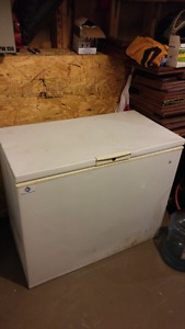 Deep freezer for sale.. Medium size