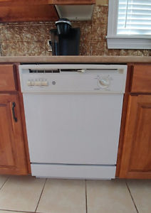 GE dishwasher (white)