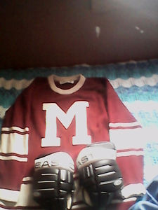 Jersey and gloves