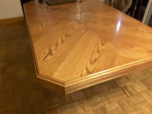 SOLID OAK DINING TABLE