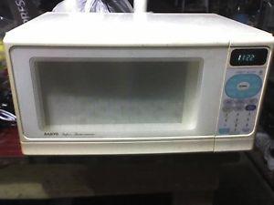 Sanyo microwave for 20 | Posot Class