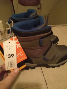 Size 3 toddlers winter boots