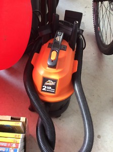 Small shop vac for car detailing