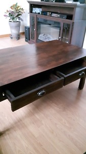 Solid wood coffee table in great condition and antic wooden