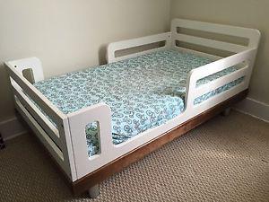Toddler Bed (crib) with Mattress