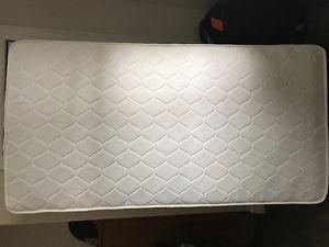 Twin Mattress 3 Months Old / Box White