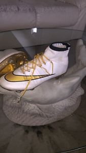 Wanted: NIKE MERCURIAL SUPERFLY FG 'TOUCH OF GOLD'