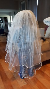 Wanted: Pearl Sweetheart Wedding dress