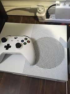 Wanted: Sale Xbox one S 500 with a game