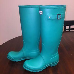Woman's size 7 Hunter tall boots