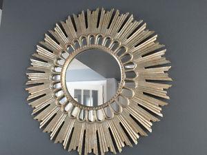 22" Round Sun Themed Mirror