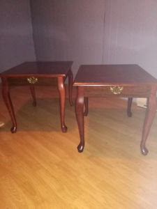 A nice pair of end table...