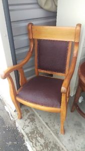 Antique Leather Arm CAPTAIN Chair