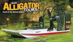 Aquacraft Alligator R/C Boat